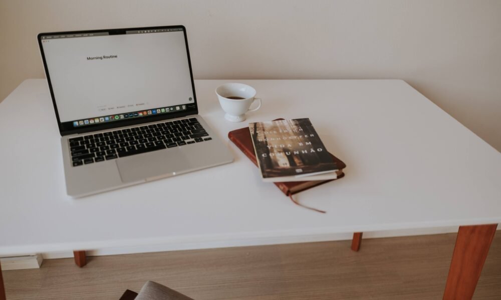 como organizar a mesa de trabalho